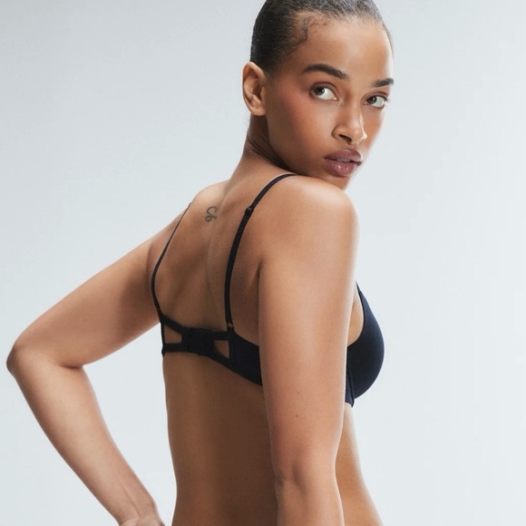 Savage x Fenty T-Shirt Bra, size 32D, in black, NWT! - Picture 2 of 8